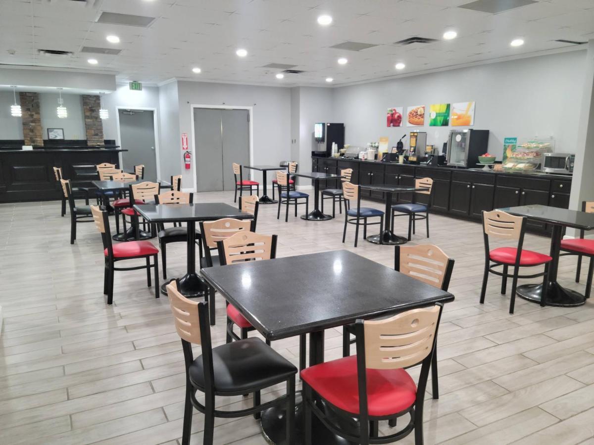 Quality Inn Terre Haute University Area Esterno foto