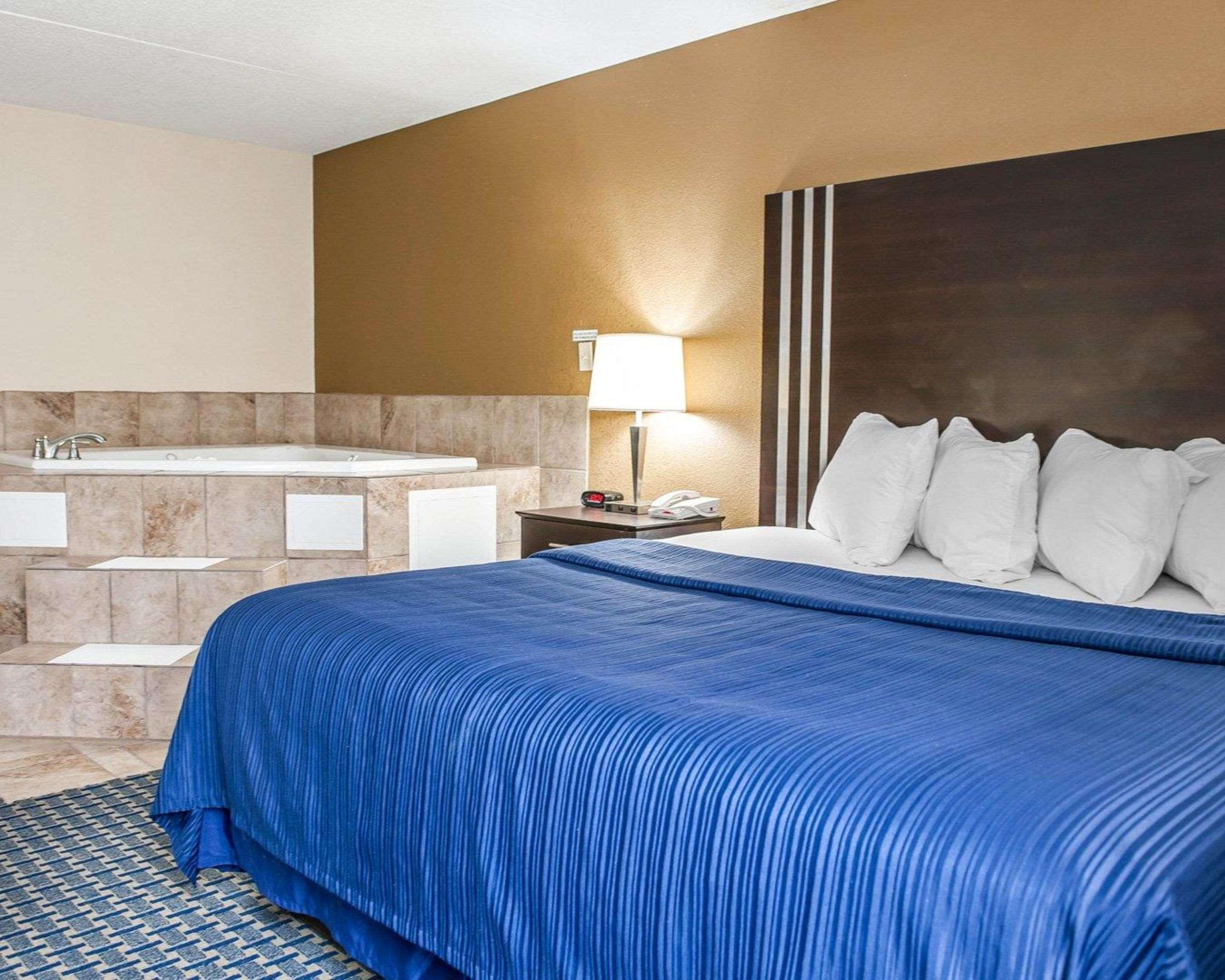 Quality Inn Terre Haute University Area Esterno foto